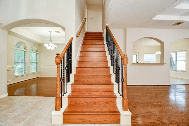Building Photo - 17411 Lonesome Dove Trail