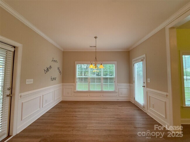 Building Photo - 128 Coral Rutledge Dr