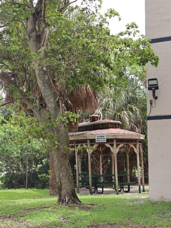 Building Photo - 6995 NW 186th St