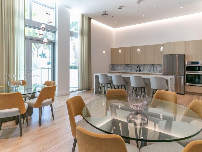 Building Photo - 90 SW 3rd St