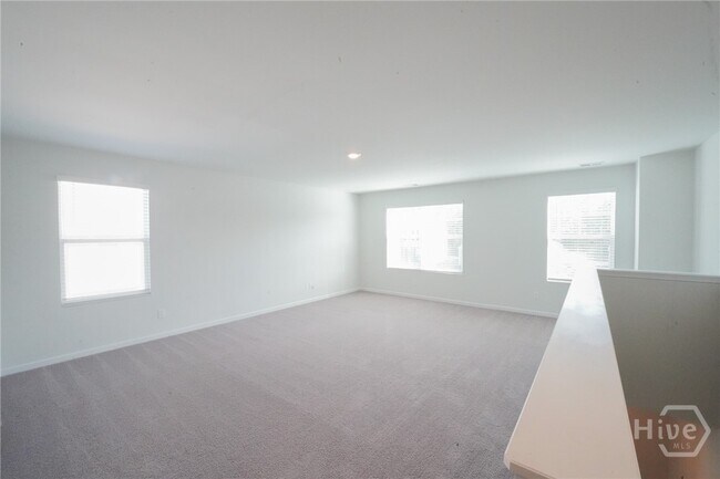 Building Photo - 103 Skylark Rd