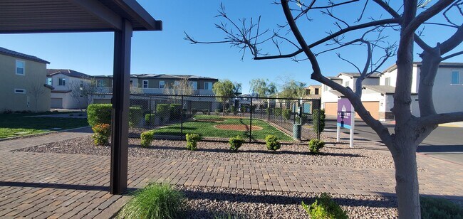 Building Photo - Beautifully designed modern townhome with attached garage.