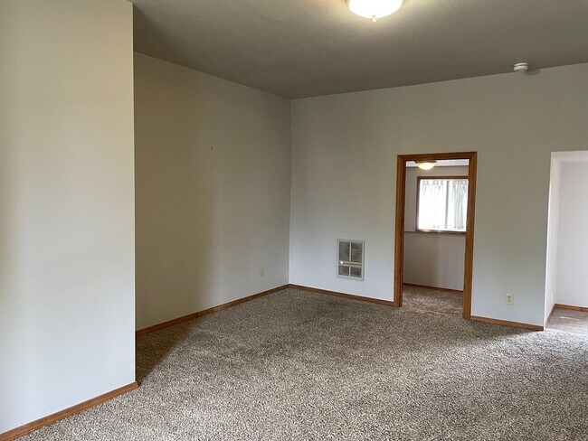 Building Photo - M1614 #1-3