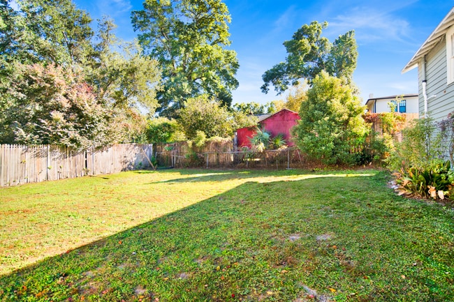 Building Photo - Vintage East Hill Mid-Century Home