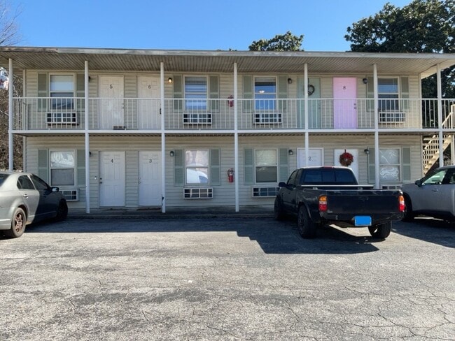 Building Photo - 414 Hermitage Dr