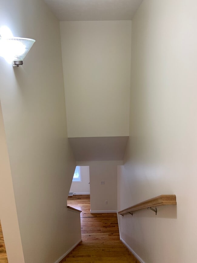 Building Photo - 204 Betsinger Rd