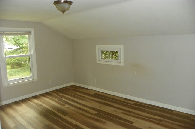 Building Photo - 1310 Wall Rd