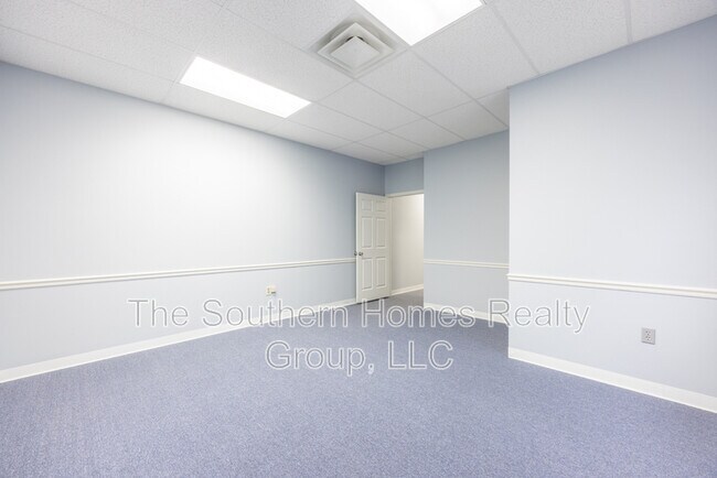 Building Photo - 305 Grady Rd