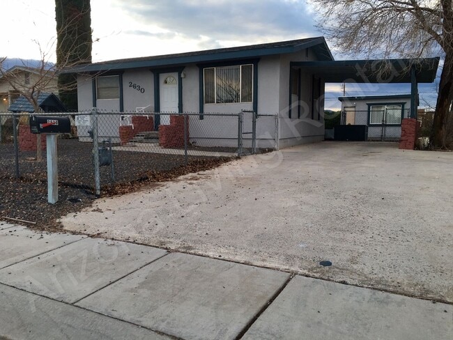 Building Photo - COZY TWO BEDROOM HOME