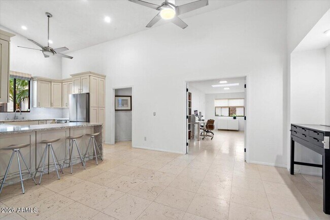 Building Photo - 7922 E Crestwood Way