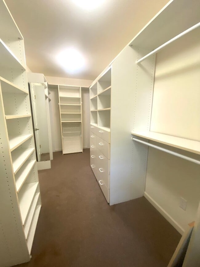 Building Photo - Pleasanton Heights 3BD, 2BA, Single Story, Great Location near downtown, Top Schools