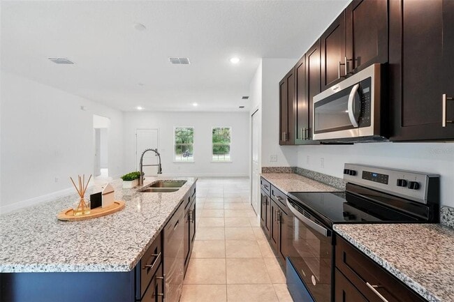 Building Photo - 7738 N Creek Way