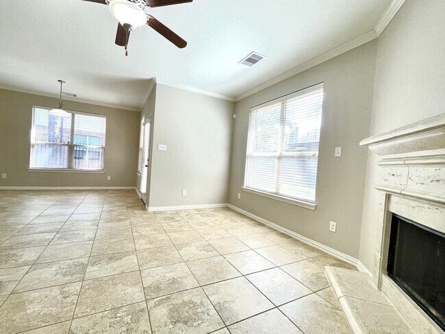 Building Photo - 11 Silver Arrow Court