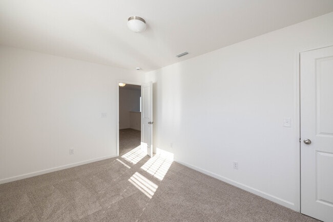 Building Photo - BRAND NEW 3BD/2.5 Home in Stonebridge- MOVE IN READY!