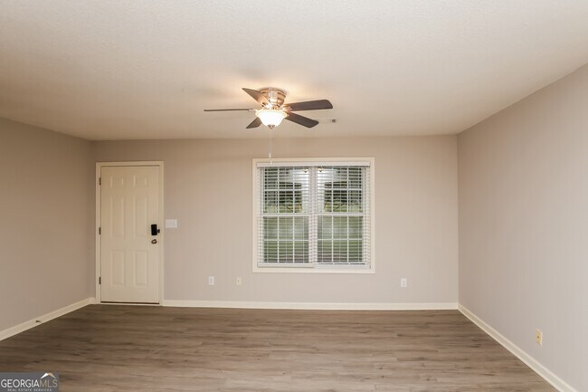 Building Photo - 360 Southern Trace Dr