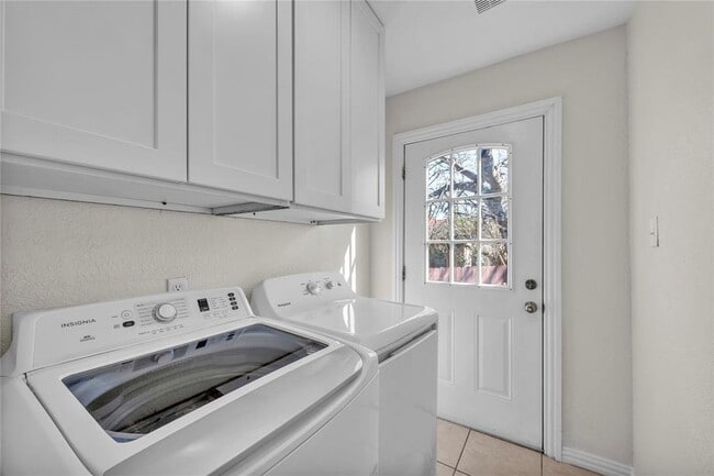 Building Photo - 2403 S 3rd St