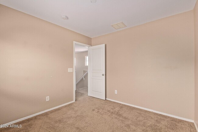 Building Photo - 15328 W Wethersfield Rd