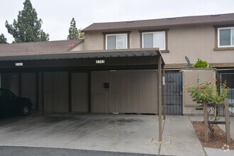 Building Photo - Antioch 3 bedroom, 1 1/2 bath, 2 story tow...