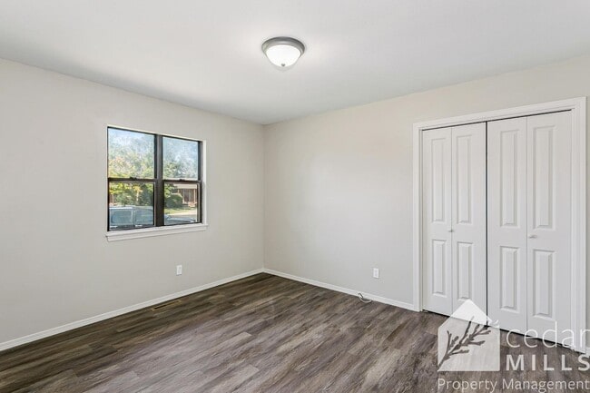 Building Photo - Updated 2 Bedroom Duplex - ANDOVER SCHOOLS!