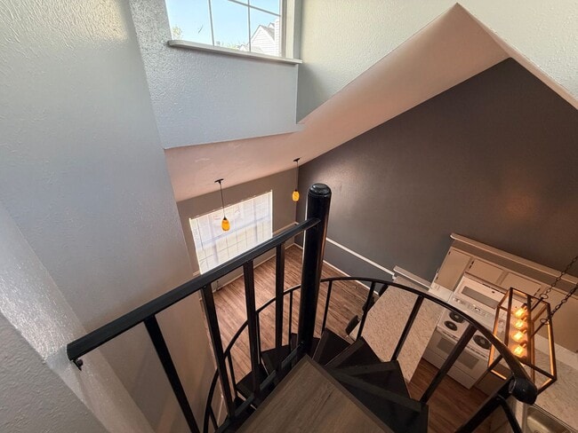 Building Photo - Remodeled 2 Bedroom Unit In Cobblestone - Water Included and 5 minutes from LSUS!