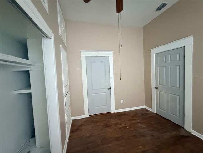 Building Photo - 2912 Ybor St