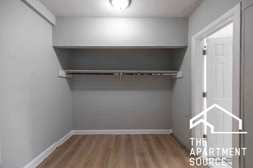 Building Photo - 1350 N Dearborn St