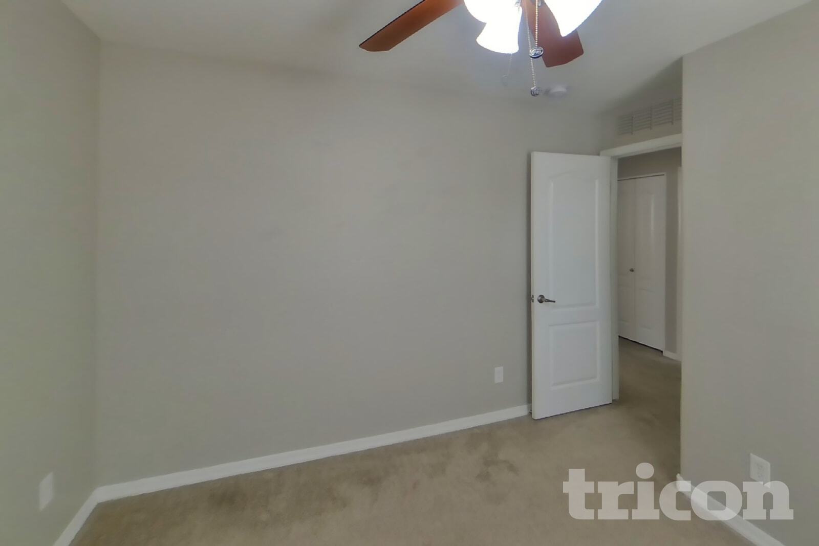 Building Photo - 12922 W Fleetwood Ln