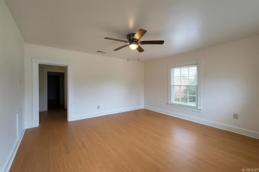 Building Photo - 1617 Maple St