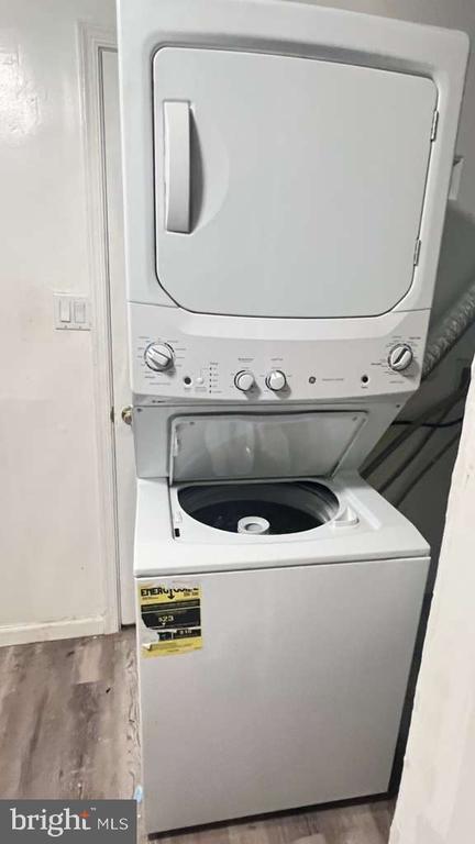 Building Photo - 3007 Elmwood Dr