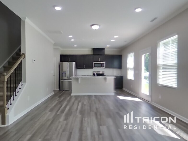 Building Photo - 449 Willard Wds Dr