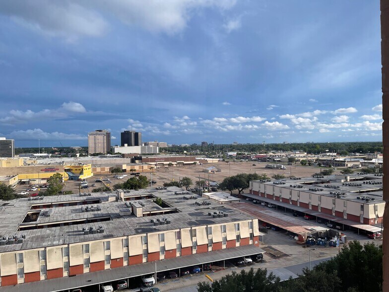 Building Photo - 7520 Hornwood Dr