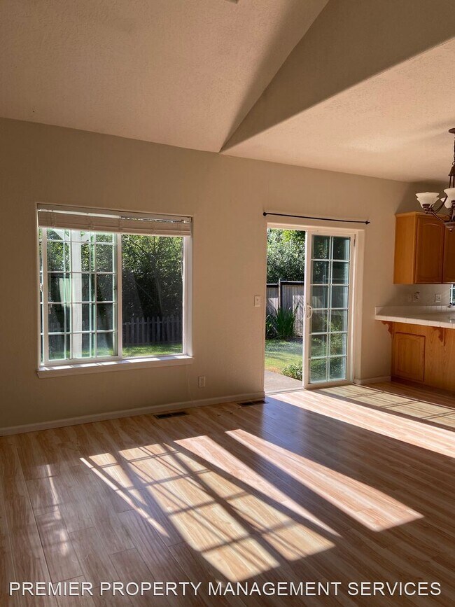 Building Photo - 3 br, 2 bath House - 2272 33rd Street