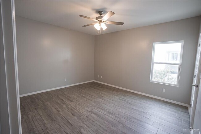 Building Photo - 2108 Stauffers St