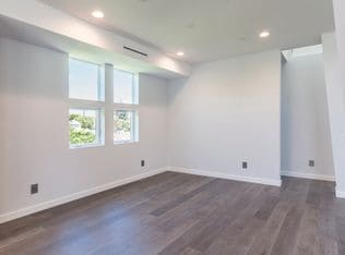 Building Photo - 205 S Irena Ave
