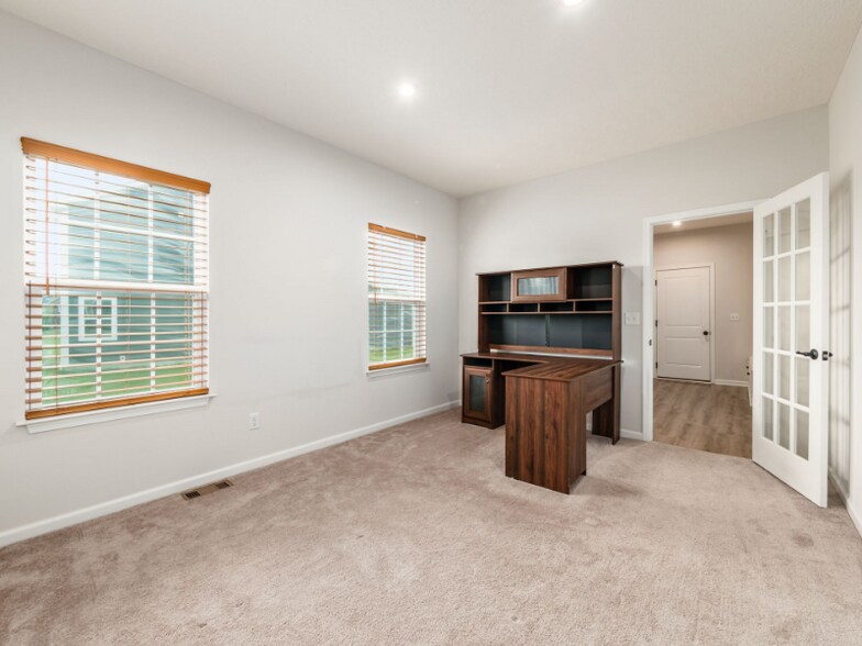 Building Photo - 103 Cameo Wds Dr