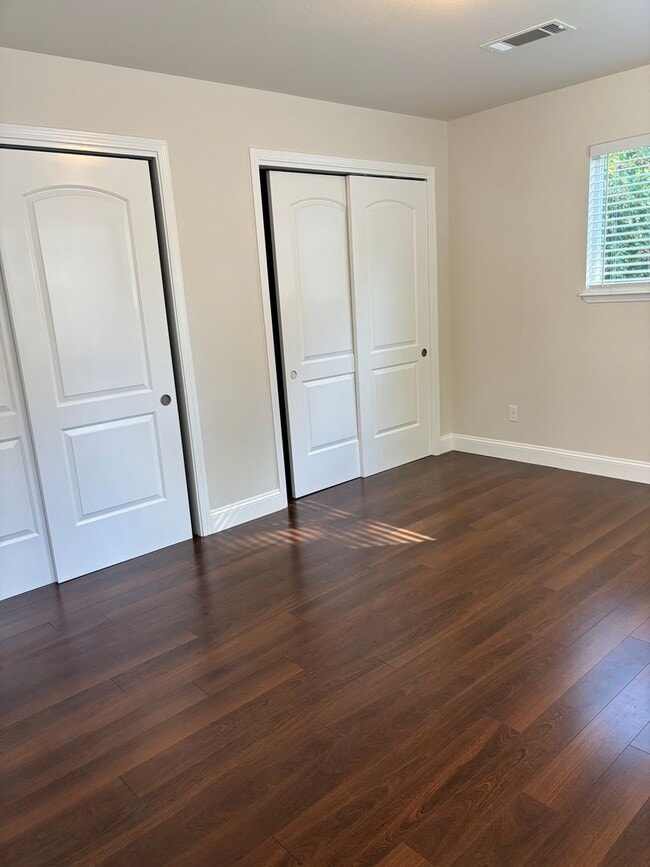 Building Photo - 3 bedroom 2 bath Rincon Valley