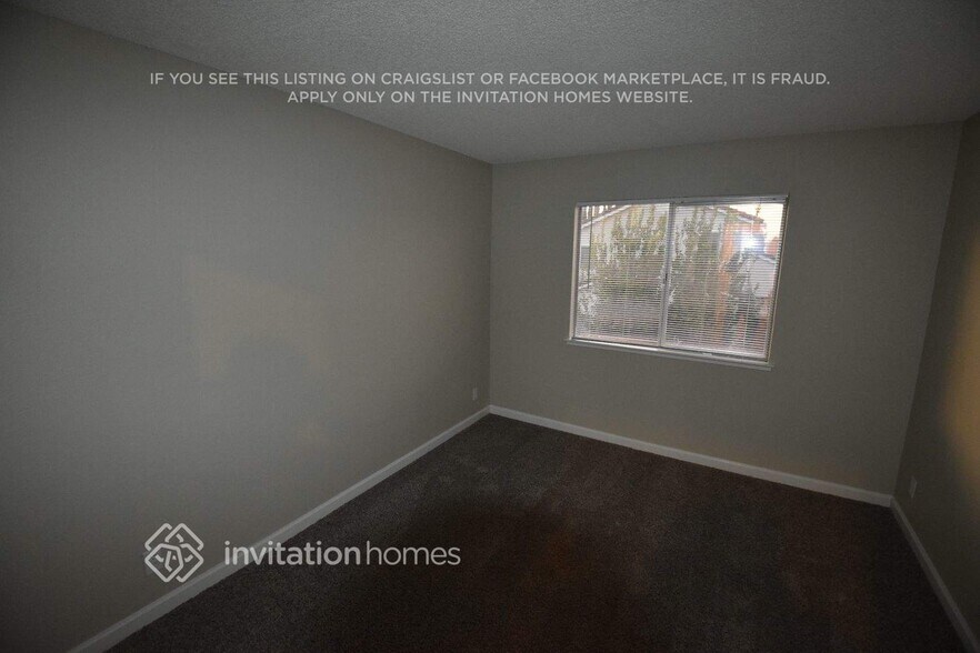 Building Photo - 242 Newport Cir