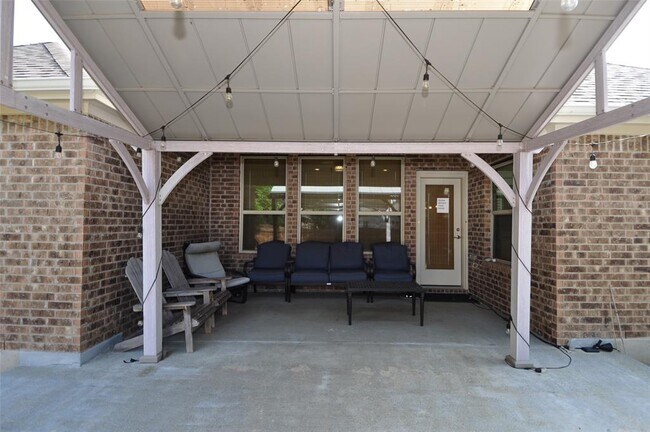 Building Photo - 120 Sail Wind Way