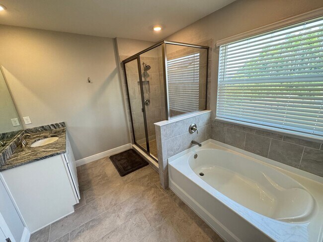 Building Photo - Available NOW!  Incredible, SPACIOUS 5 Bed...