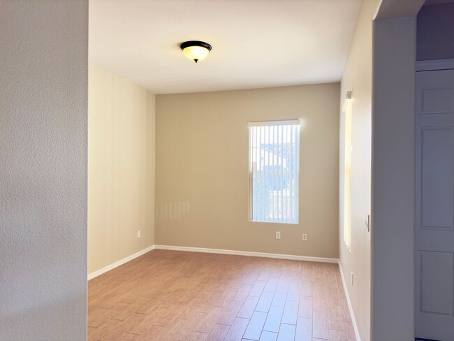 Building Photo - CHARLESTON MODEL W/ 2 BEDROOMS, DEN, 3 BAT...