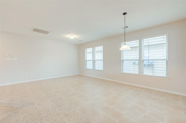 Building Photo - 15910 Copper Oak Ln
