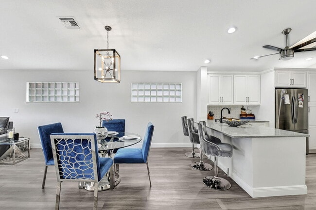 Building Photo - 7946 Sailing Shores Terrace