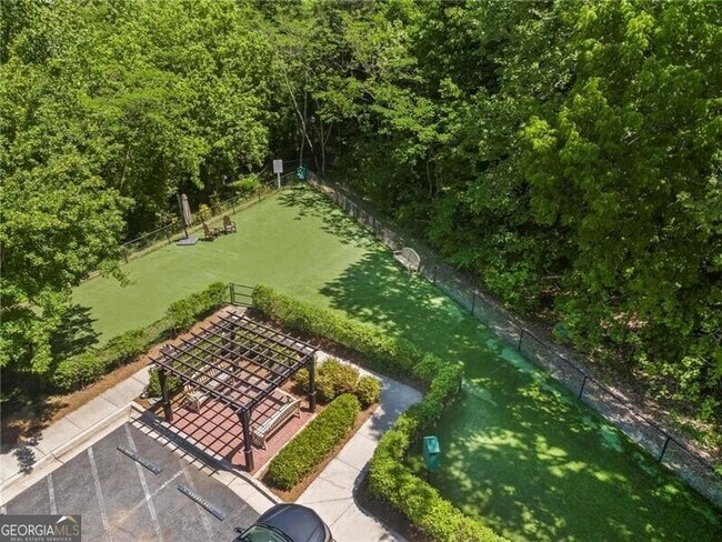 Building Photo - 807 Creekgarden Court