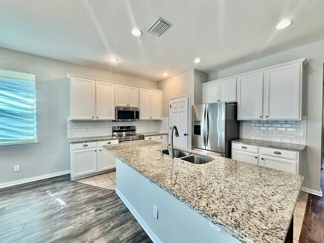 Building Photo - 5216 Suncatcher Dr