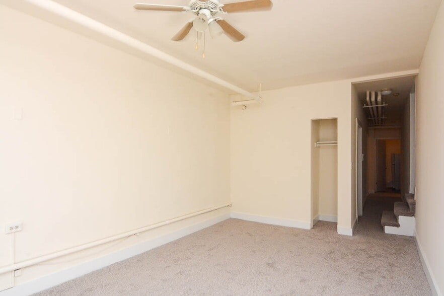 Building Photo - 1542 N Kedzie Ave