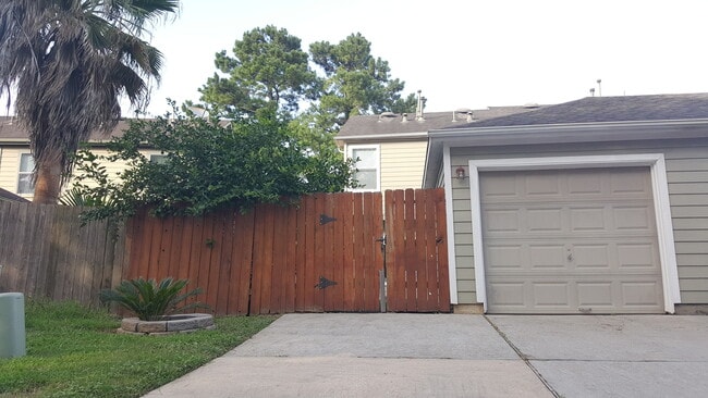 Garage (Detached) - Garage (Tandem/Extended) , 420 sqft garage - 23619 Twisting Falls Drive