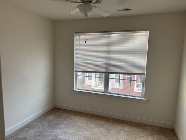 Building Photo - Beautiful Penn Square Townhome in Lansdale...