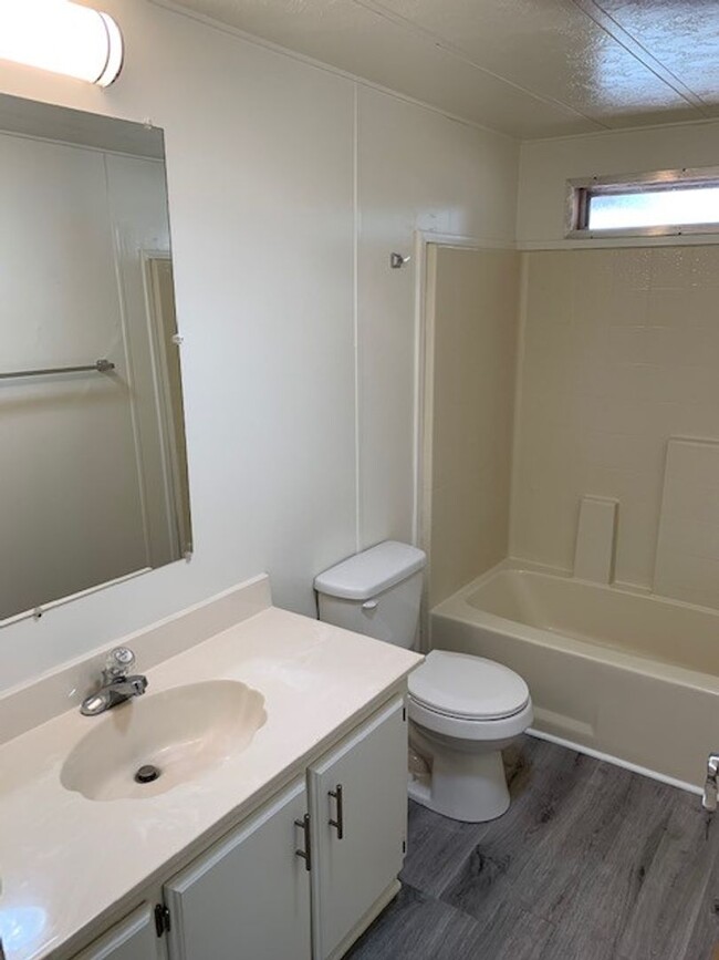 Building Photo - Age Restricted-Renovated 3 Bed/2 Bath in S...