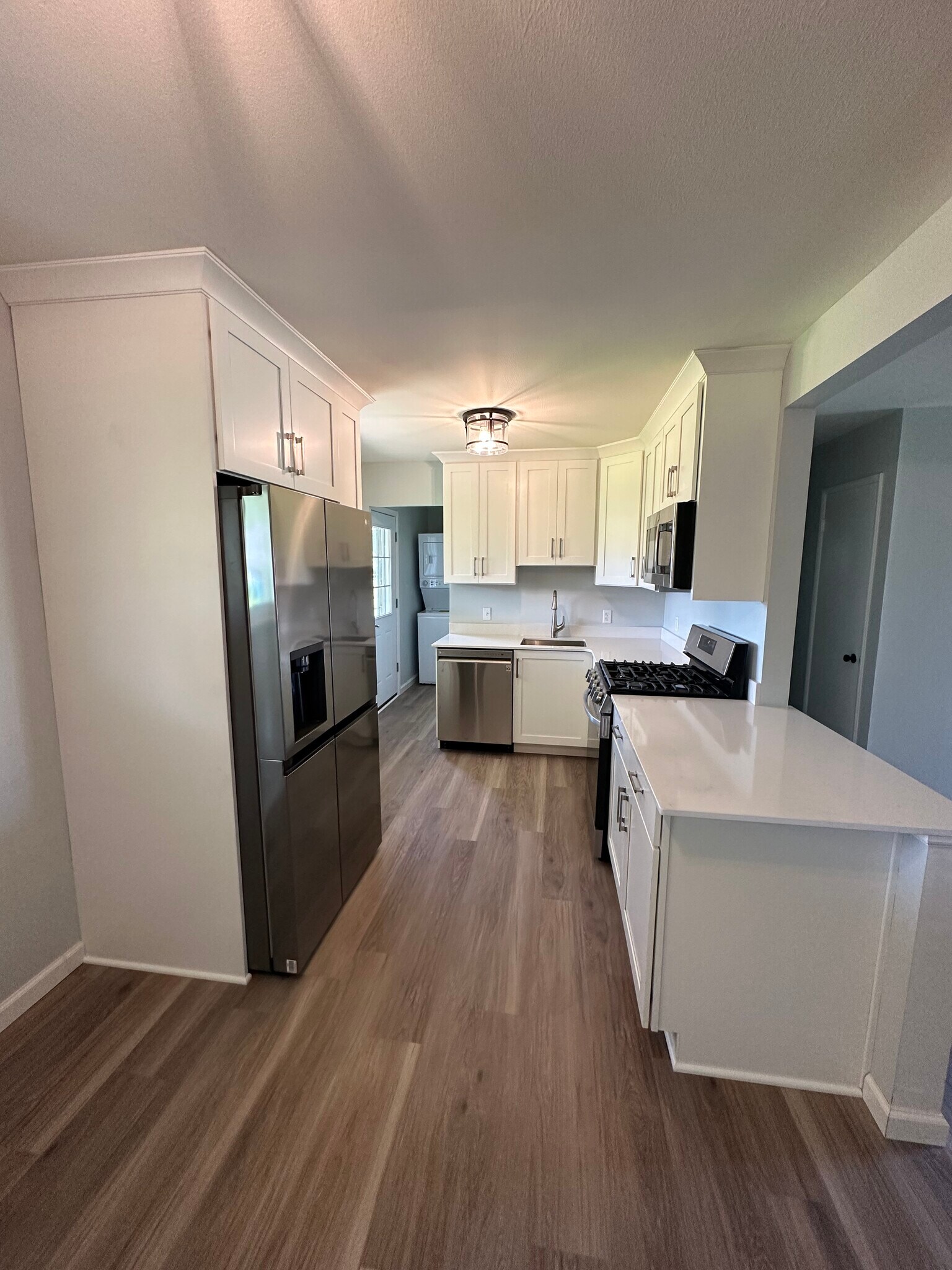 Building Photo - 201 Sherwood Dr