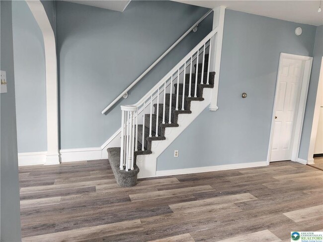 Building Photo - 2325 Washington Ave